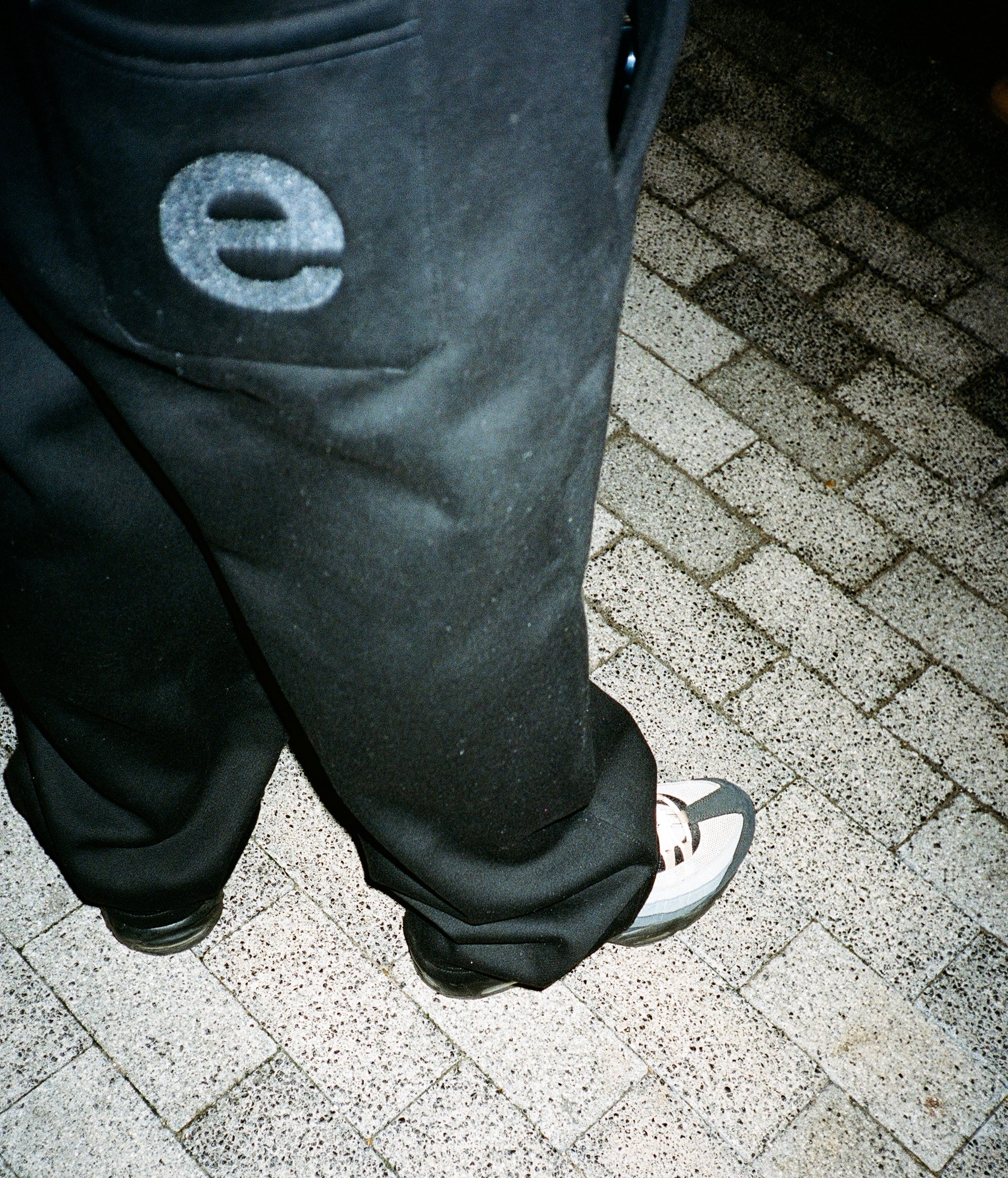 WALKMAN SWEATS [MIDNIGHT BLACK]