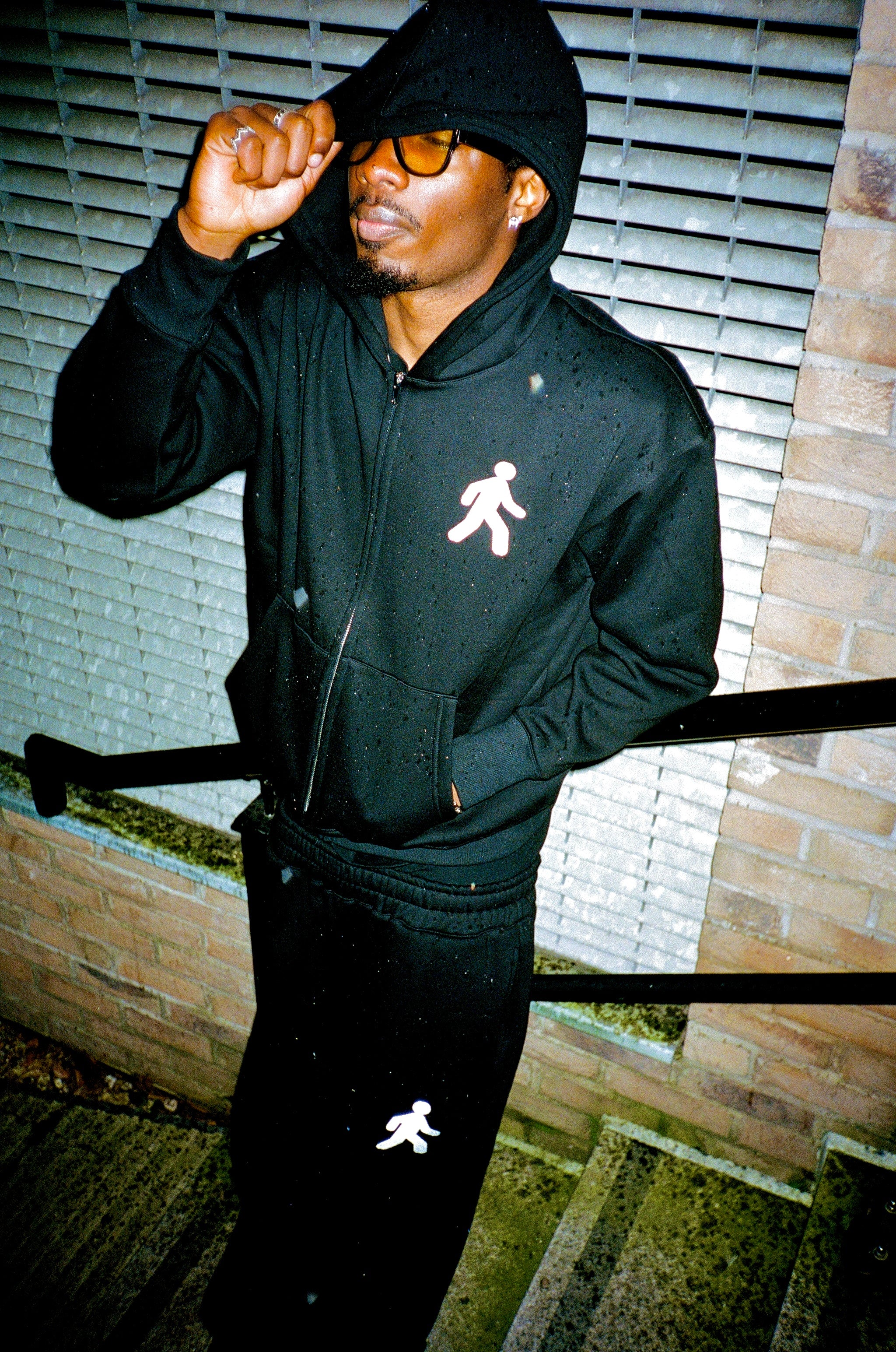 WALKMAN ZIP UP HOODIE [MIDNIGHT BLACK]